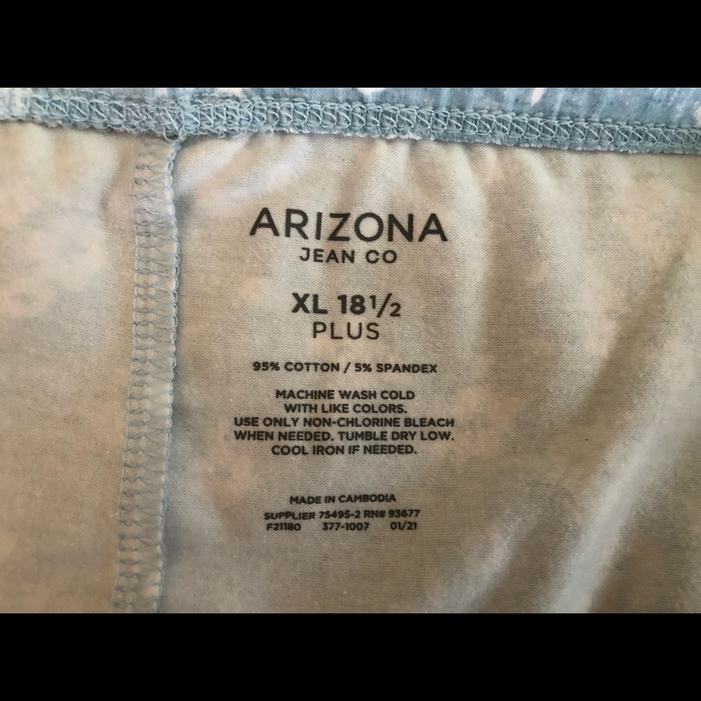 Arizona Jean Co. Women’s Light Blue & White Floral Capri Legging Sz 18 1/2 Plus - Picture 6 of 6